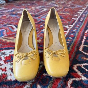 Aerosoles Vintage Yellow Pumps